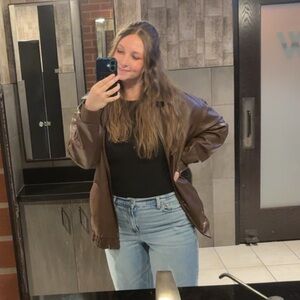 Meet your Posher, Katelyn